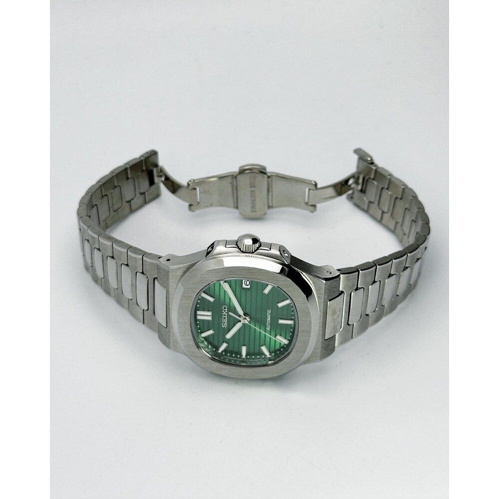 DIDUN stainless steel men's watch with green luminous dial and durable bracelet, featuring quartz movement and water resistance.