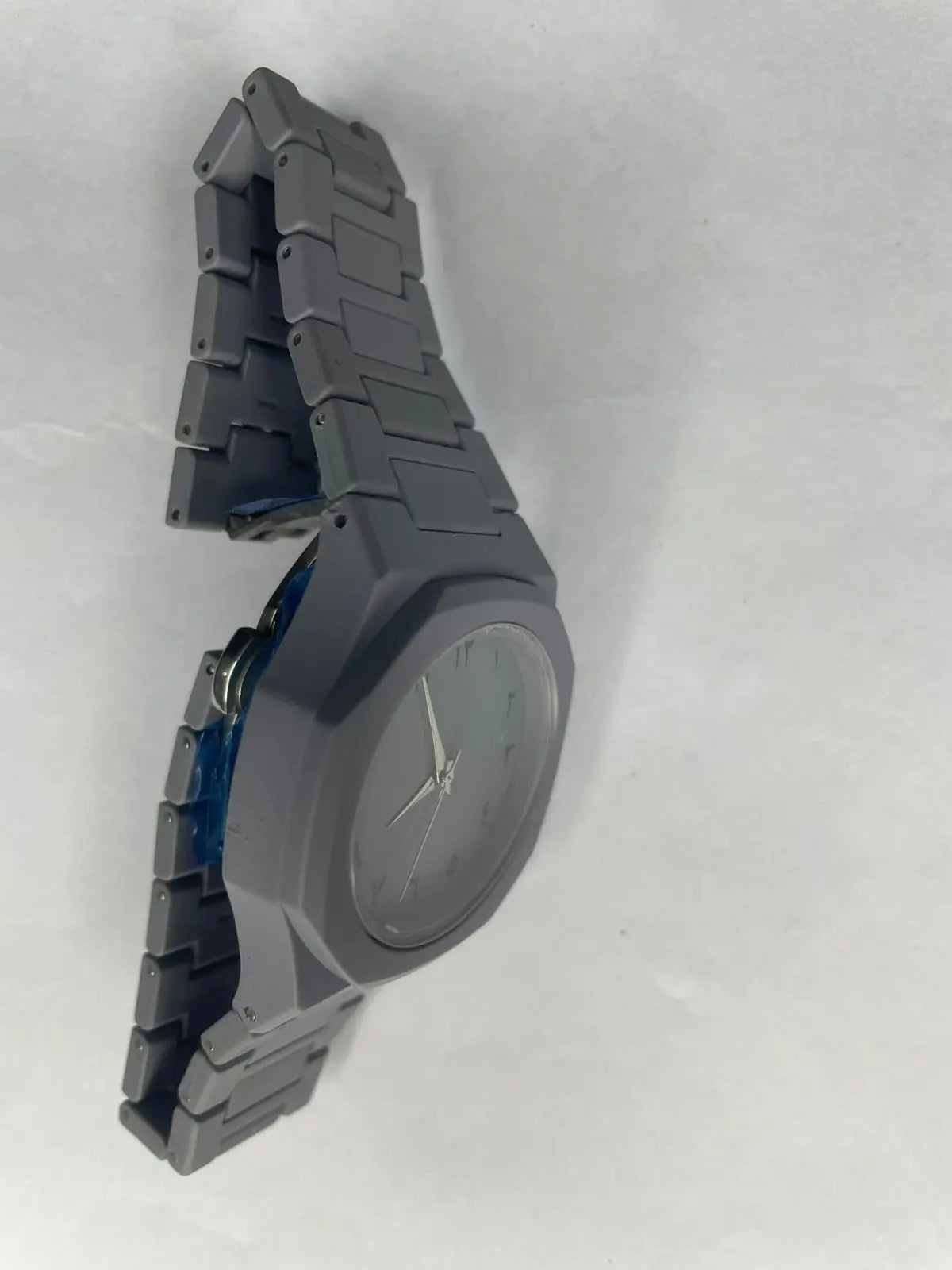 Aura watch/Classic Grey/ Premium Blue Look/smart and stylish/modern Grey Finish/sleek and timeless/
Luxury in Grey HADI HUB